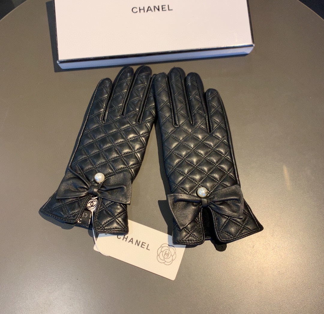 Ch**el Gloves In Black