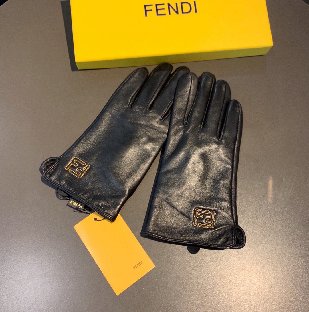 F**di Gloves In Black