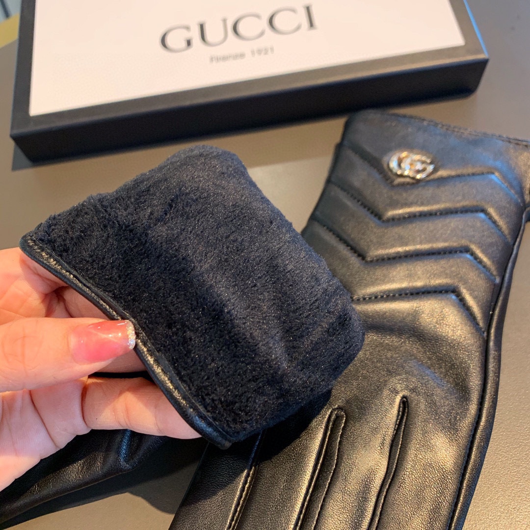 Gvc*1 Gloves With Signature Double G Motif In Black
