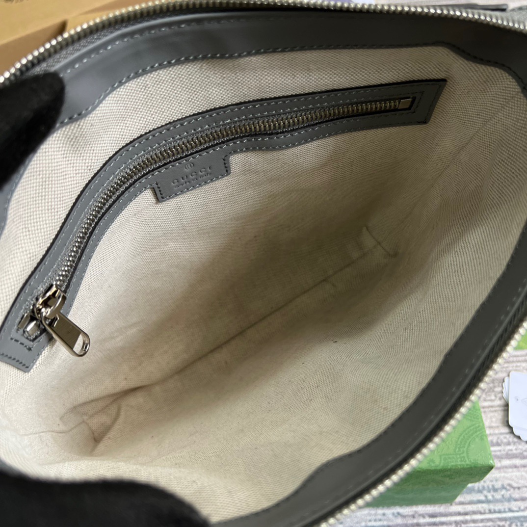 Gvc*1 GG Embossed Bag Grey GG Embossed  For Men 10.2in/26cm GG 406410 1W3CN 1275