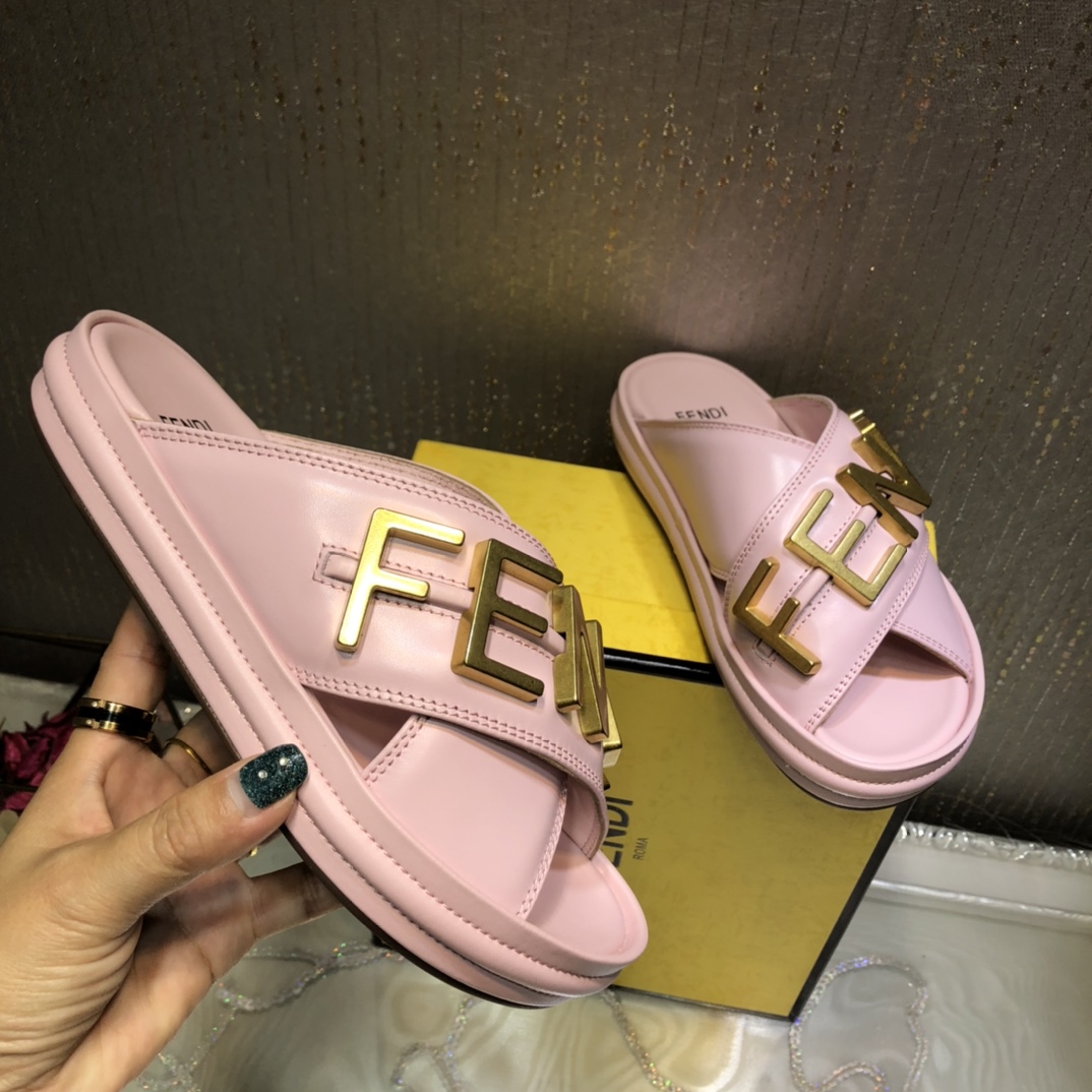 F**di F**digraphy Pink Slides For Women 8X8289AI1RF1H1M