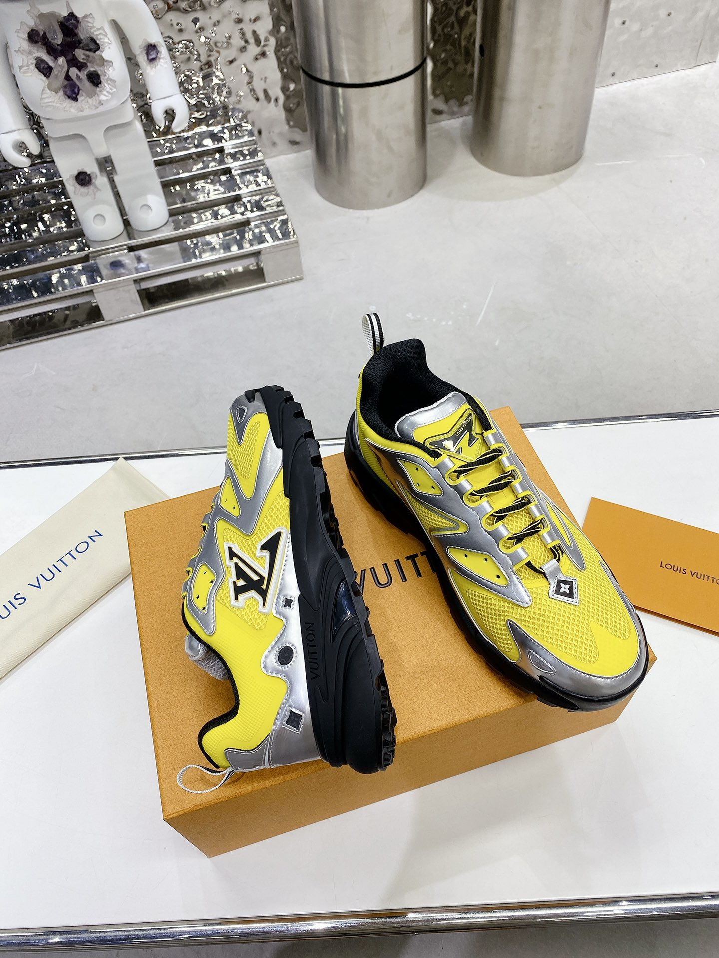 L0vis Vvtt0n Men’s LV Runner Tatic Sneaker Yellow For Men LV