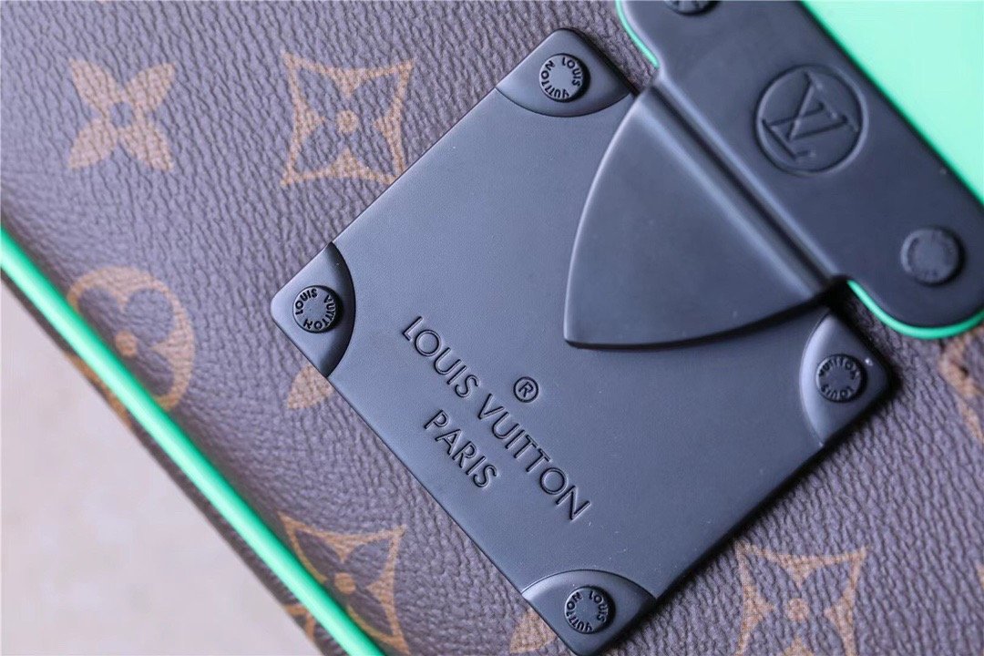 L0vis Vvtt0n S-Lock Messenger Monogram Macassar By Virgil Abloh’s Minty Green For Men, Men’s Bags, Shoulder And Crossbody Bags 8.7in/22cm LV M46246