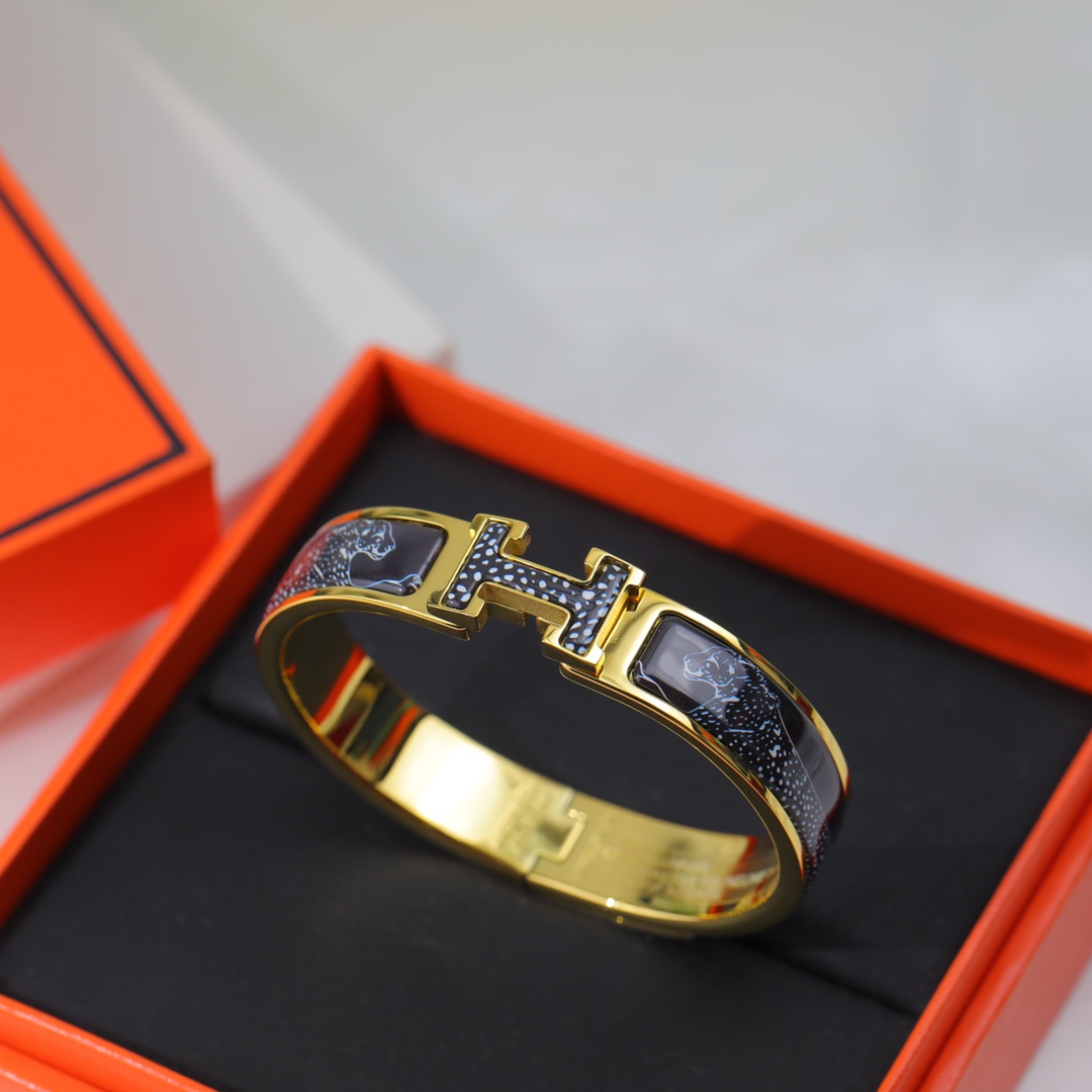 H**me5 Bracelet