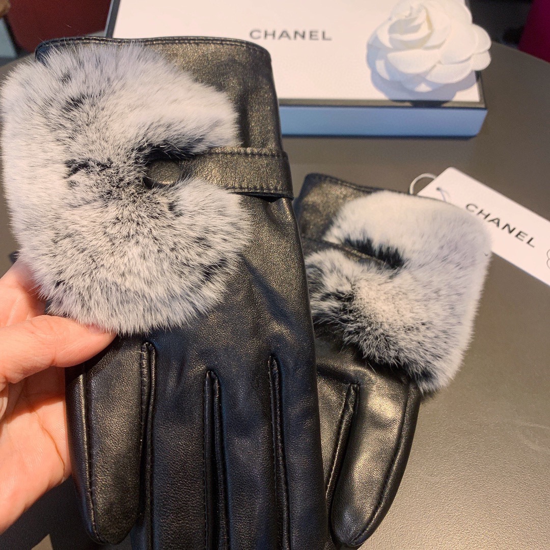 Ch**el Gloves In Black