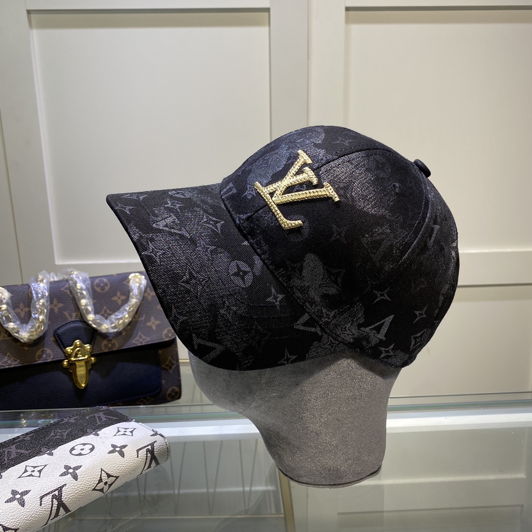 L0vis Vvtt0n Be My Cap In Black