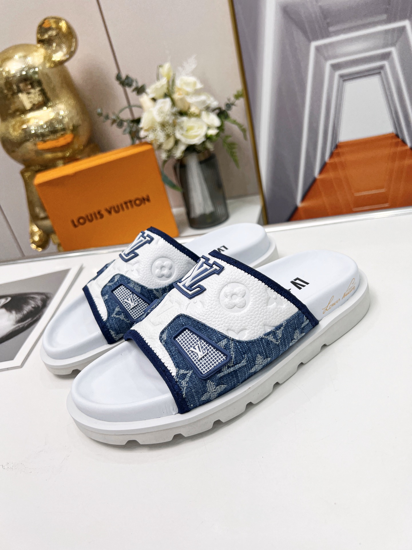 L0vis Vvtt0n Women’s Pool Pillow Comfort Mule Blue For Women LV