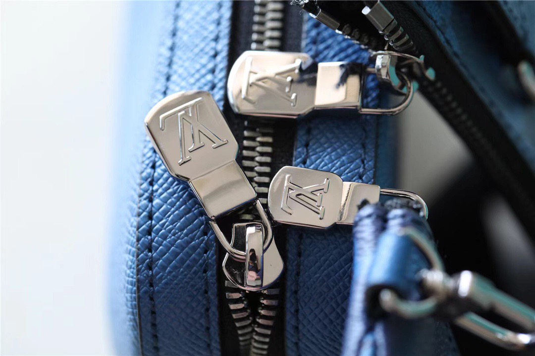 L0vis Vvtt0n Trio Messenger Monogram Canvas And Taiga Cobalt Blue For Men, Men’s Bags, Shoulder And Crossbody Bags 9.5in/25cm LV M30848