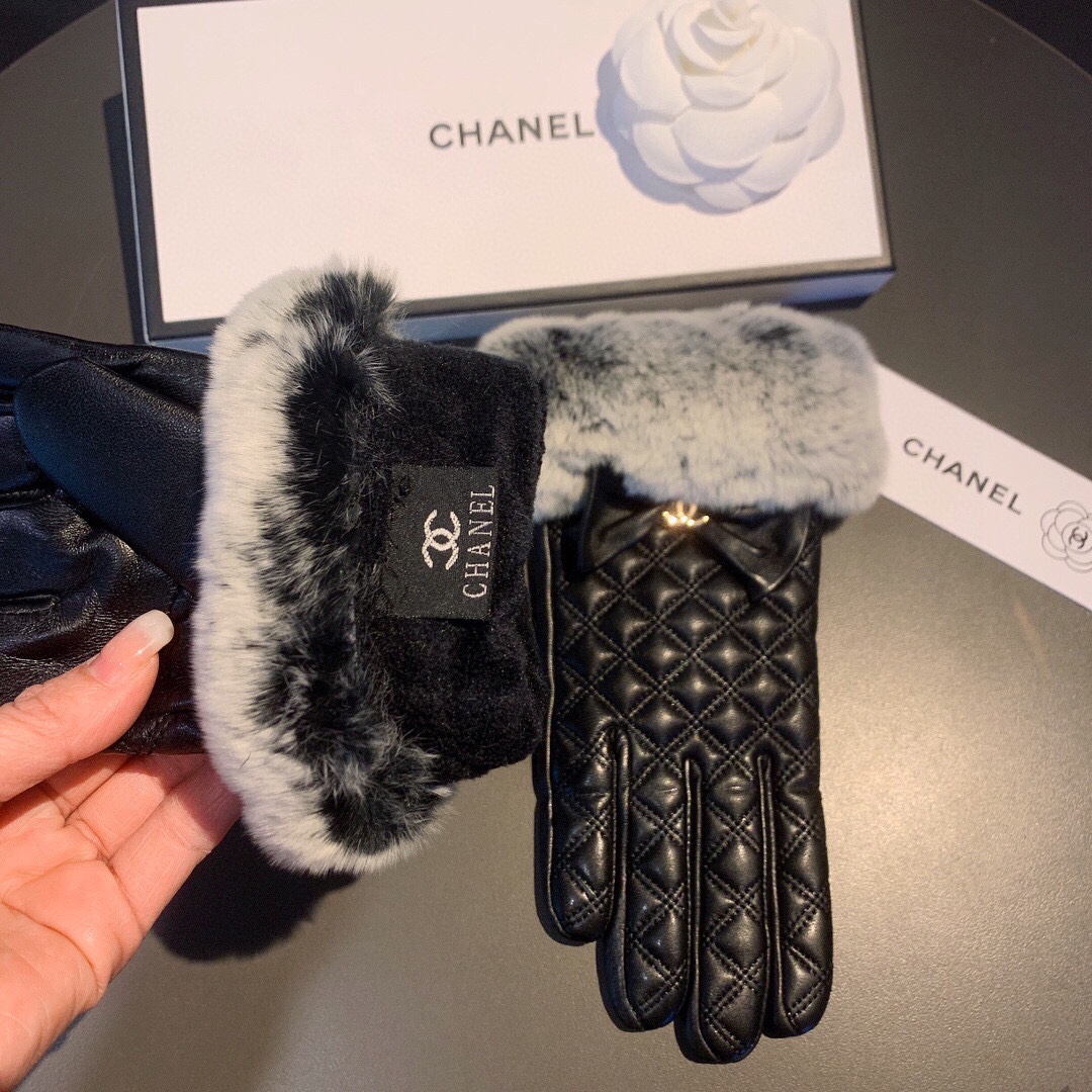 Ch**el Gloves In Black