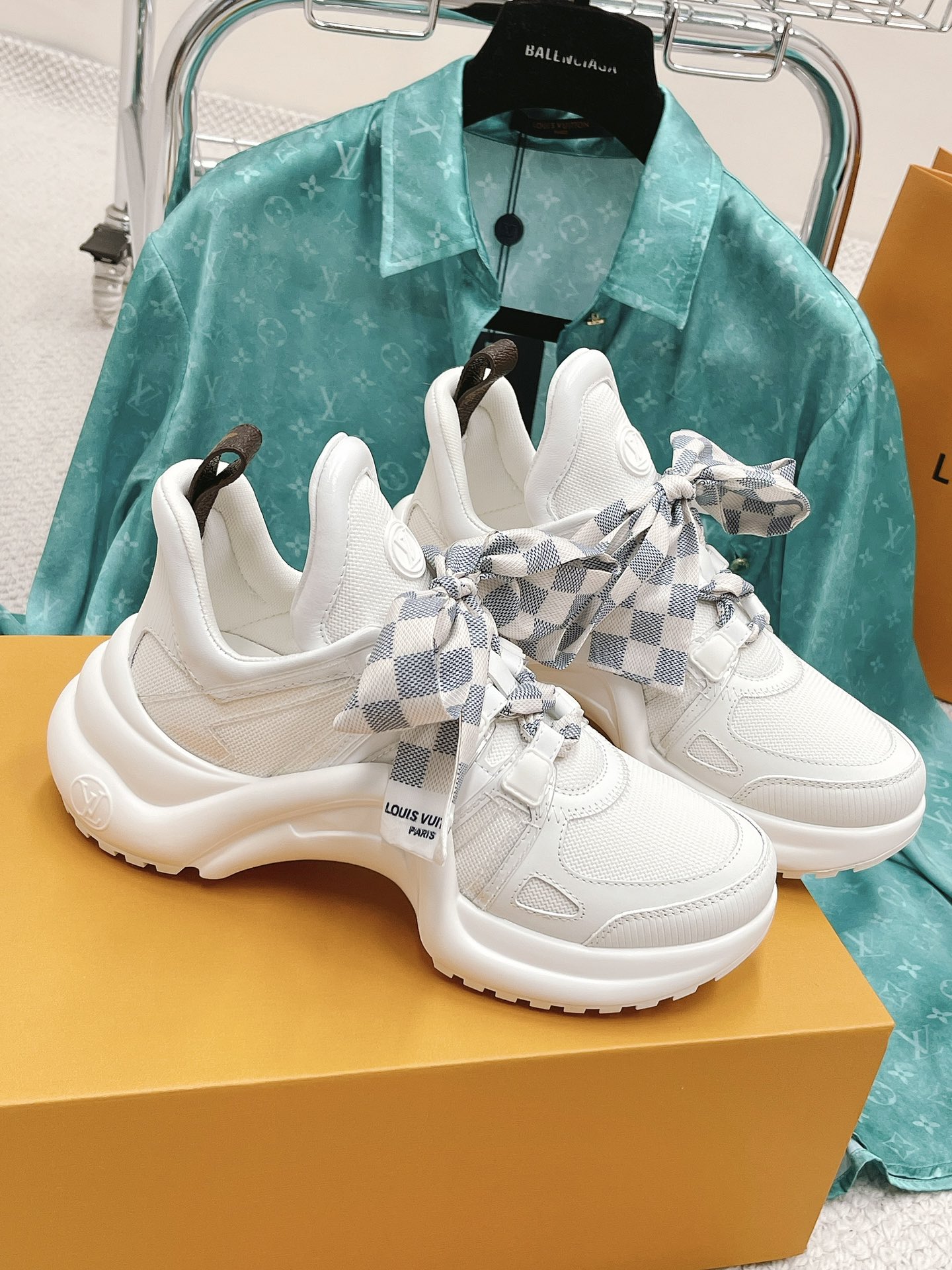 L0vis Vvtt0n Women’s LV Archlight Sneaker White For Women LV