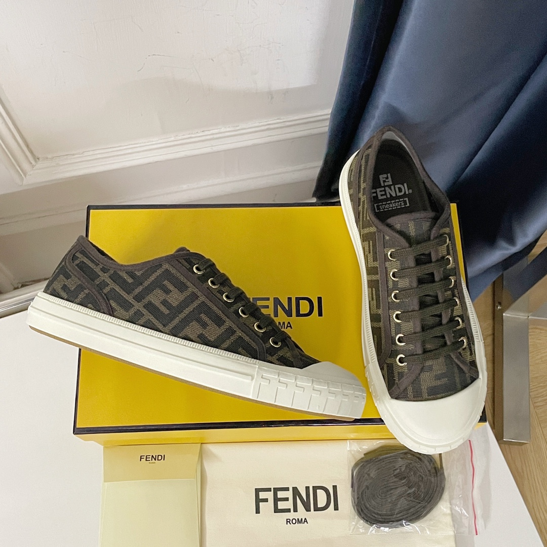 F**di Domino Brown FF Fabric Low-Tops For Women 8E8325AJZXF0R7V