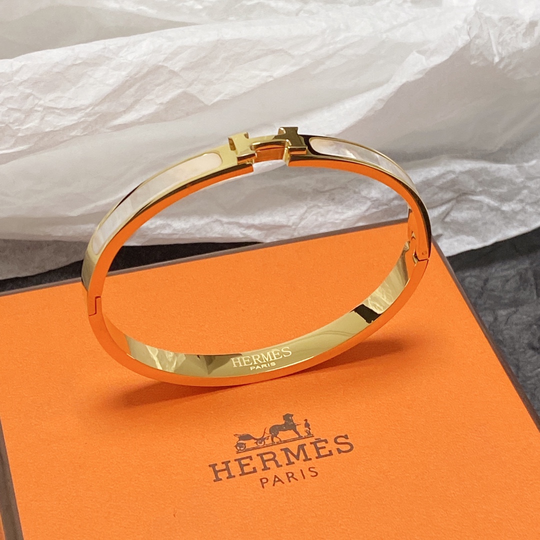 H**me5 Bracelet