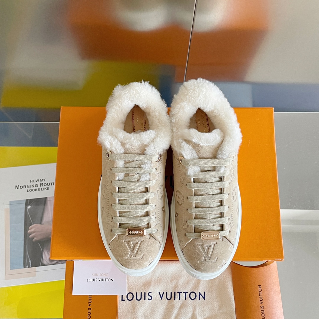 L0vis Vvtt0n Women’s Time Out Sneaker Beige For Women LV