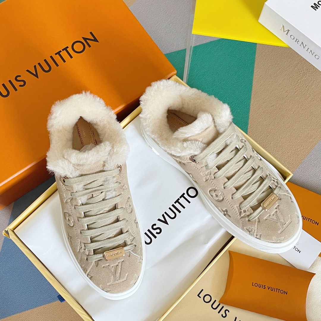 L0vis Vvtt0n Women’s Time Out Sneaker Beige For Women LV