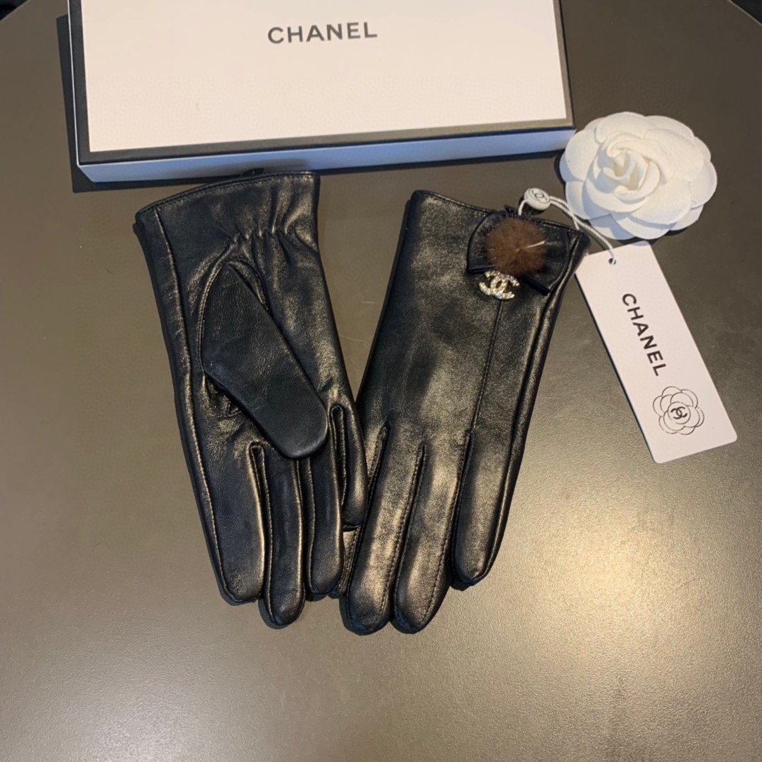 Ch**el Gloves In Black