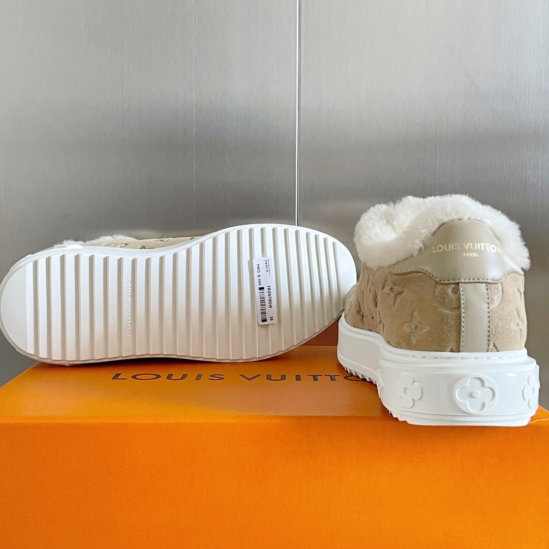 L0vis Vvtt0n Women’s Time Out Sneaker Beige For Women LV