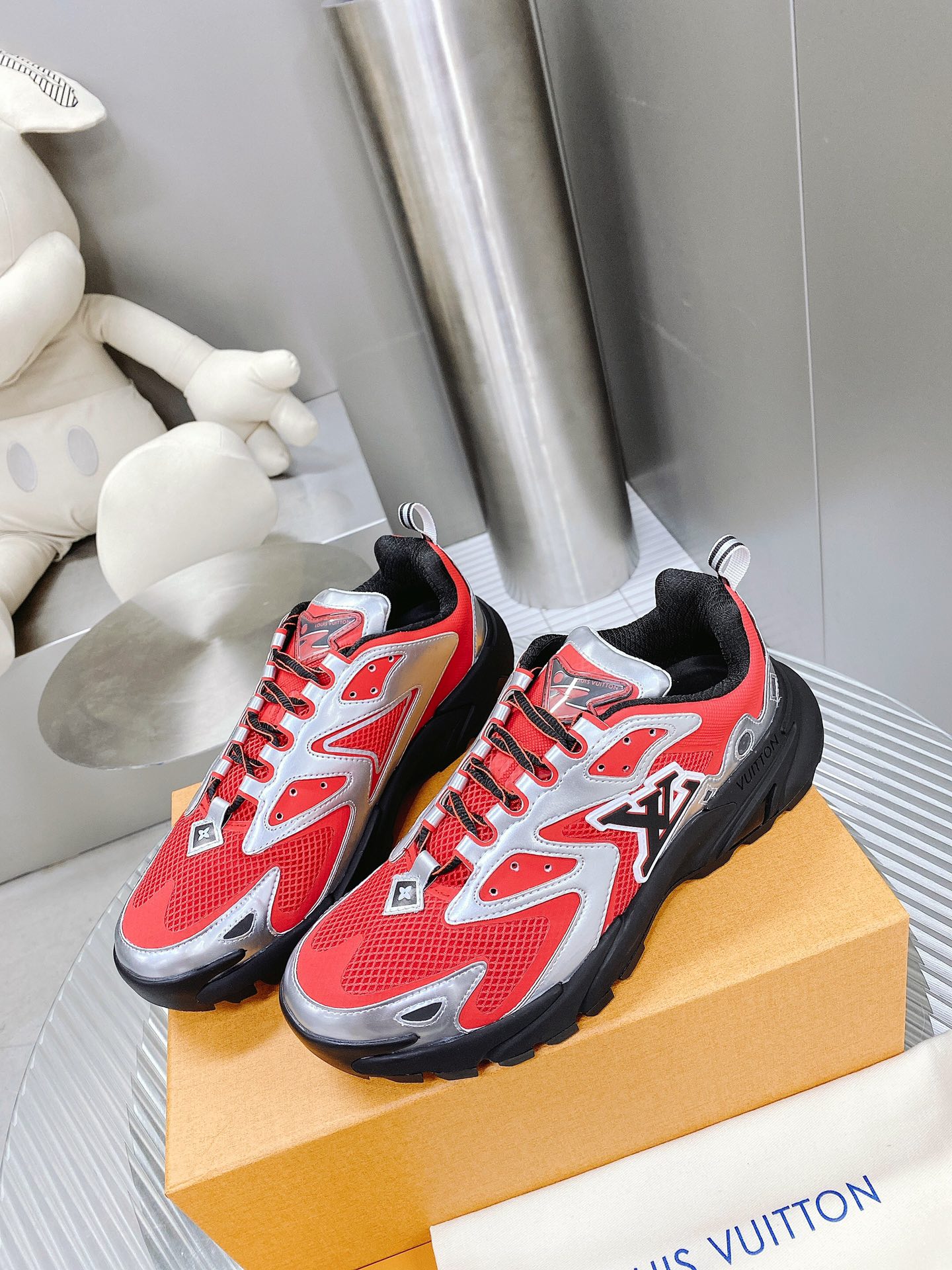 L0vis Vuittion LV Runner Tatic Sneaker Red For Men LV 1AA39A