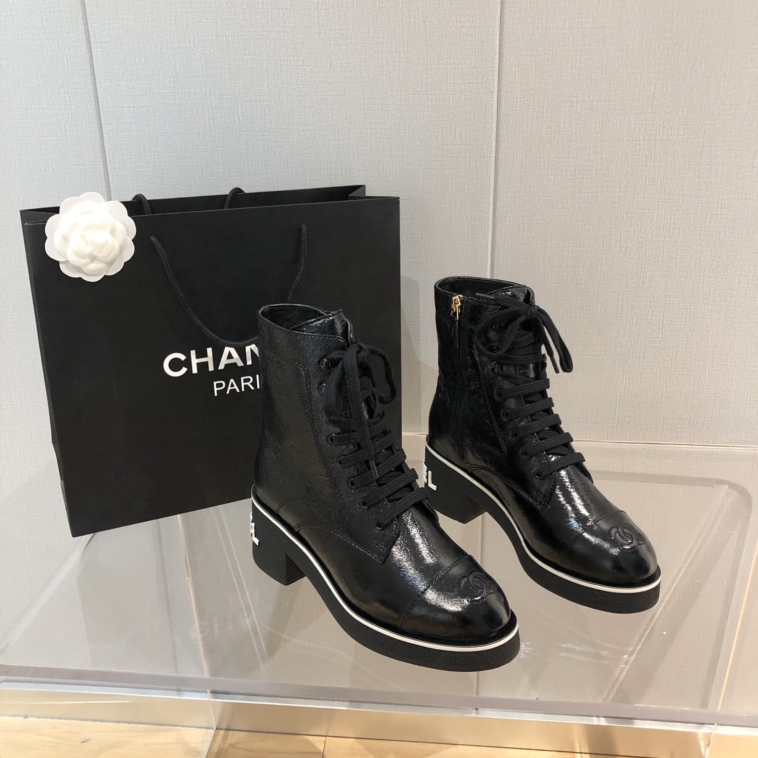 Ch**el Women’s Lace-Ups Black For Women