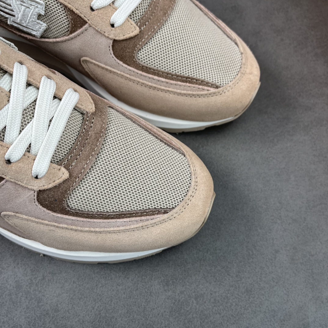 L0vis Vvtt0n Run Away Sneaker Beige For Men LV 1AA6N9