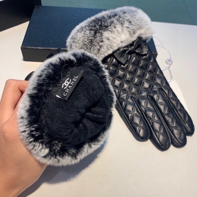 Ch**el Gloves In Black