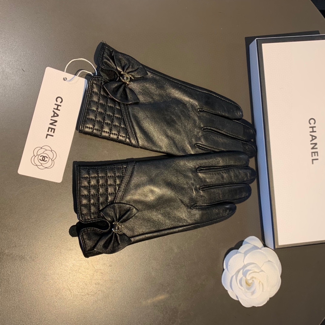 Ch**el Gloves In Black