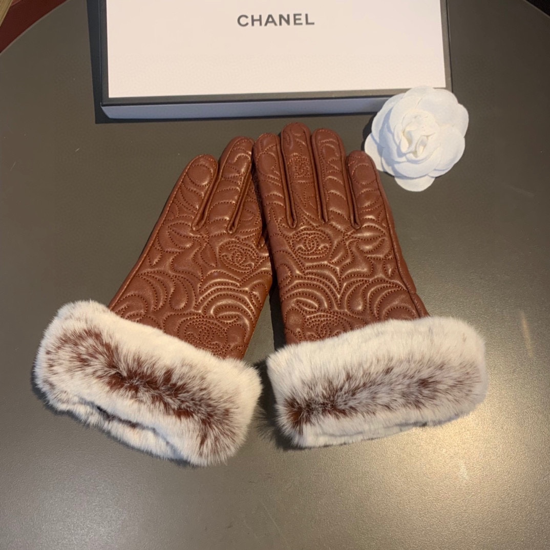 Ch**el Gloves In Brown