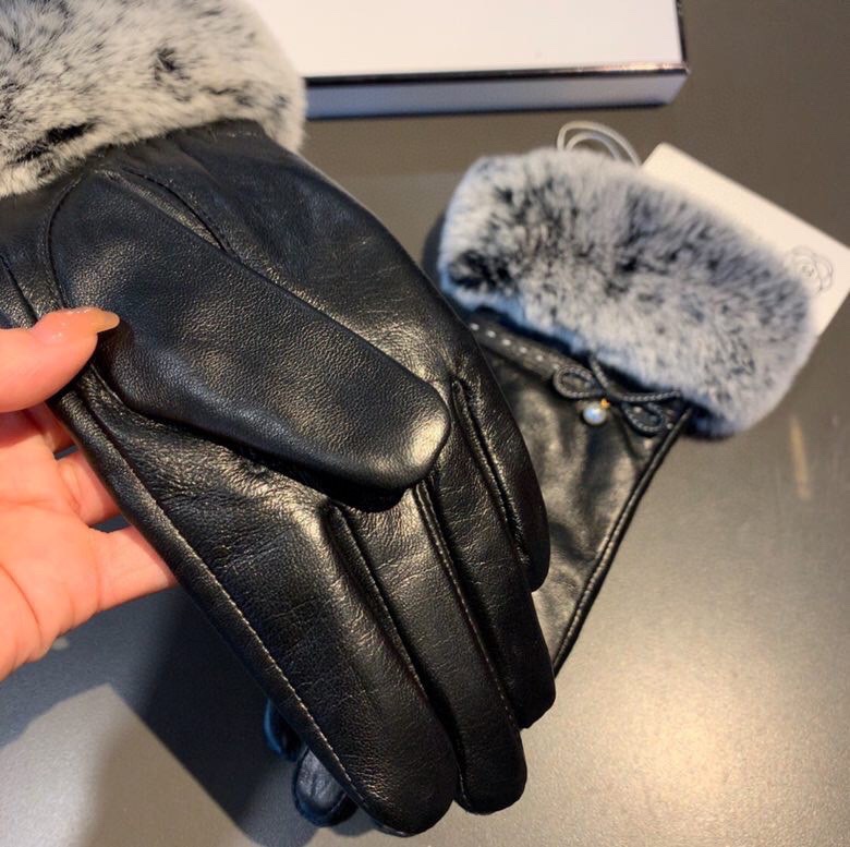 Ch**el Gloves In Black