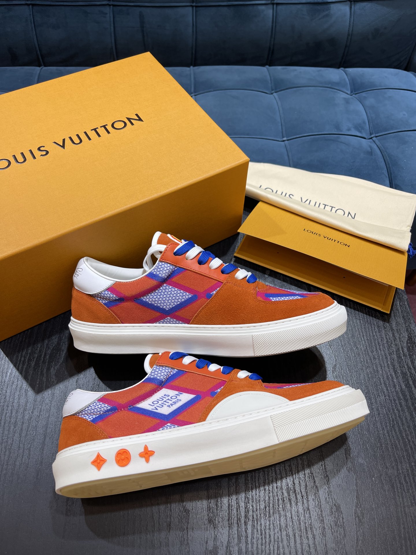 L0vis Vvtt0n LV Ollie Richelieu Trainers Orange For Men LV