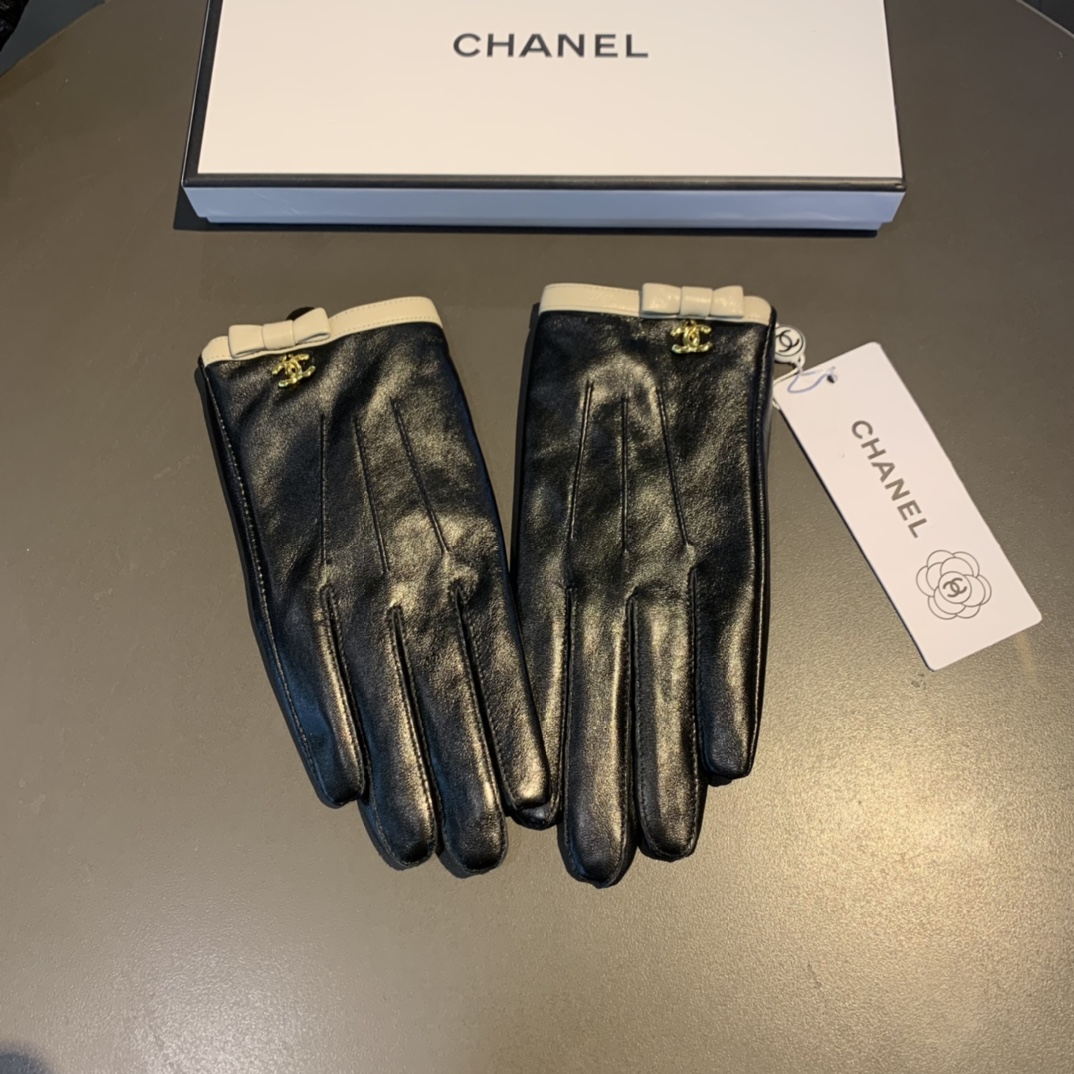 Ch**el Gloves In Black