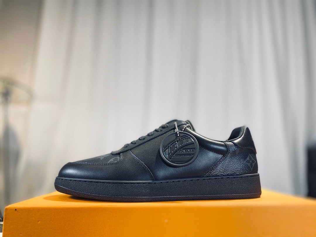 L0vis Vvtt0n Rivoli Sneaker Black For Men LV