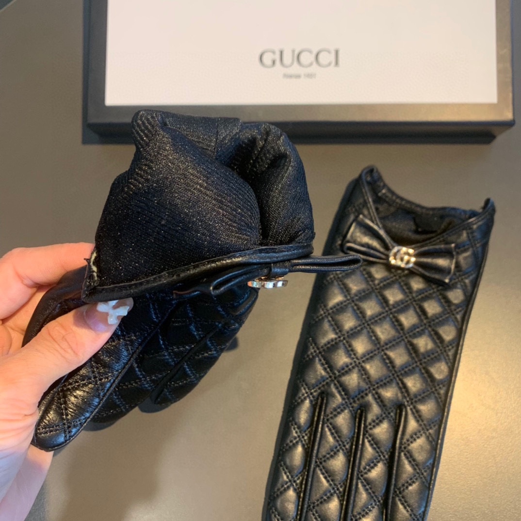 Gvc*1 Gloves With Signature Double G Motif In Black