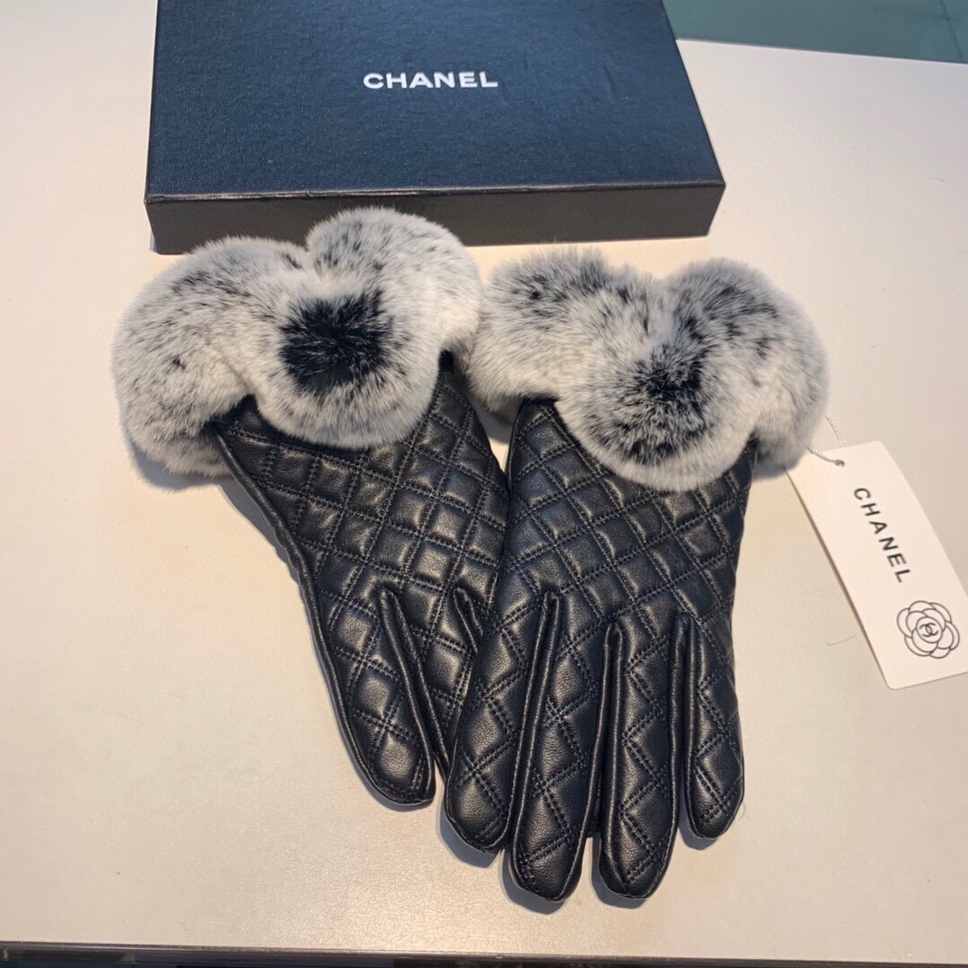 Ch**el Gloves In Black