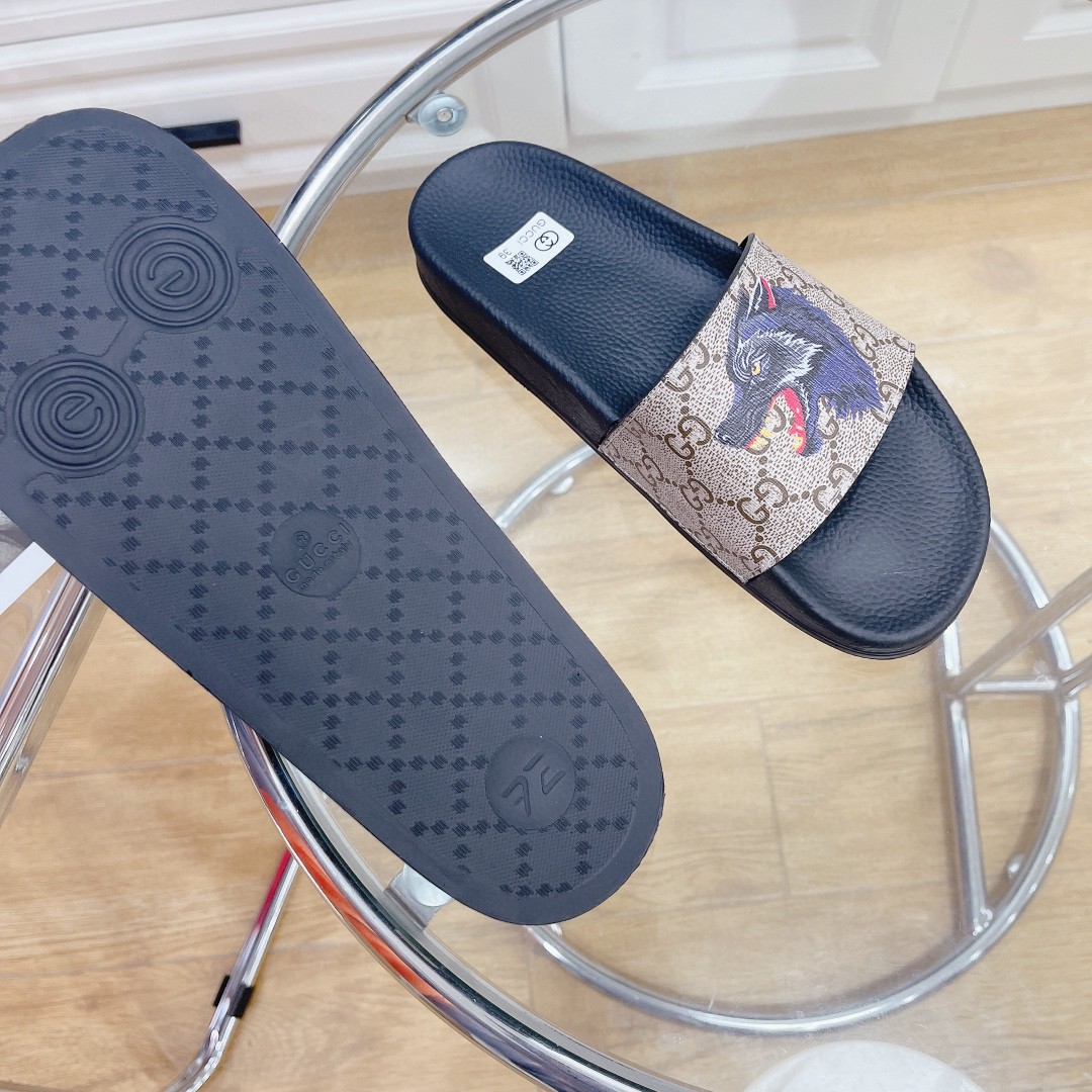 Gvc*1 Women’s Gvc*1 Svp*me Slides With Wolf Black And Gray For Women 408508