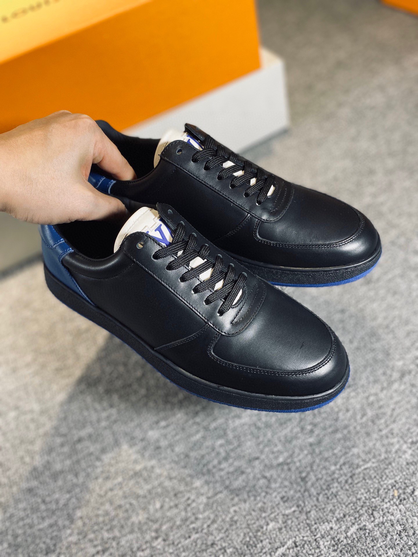 L0vis Vvtt0n Rivoli Sneaker Black For Men LV