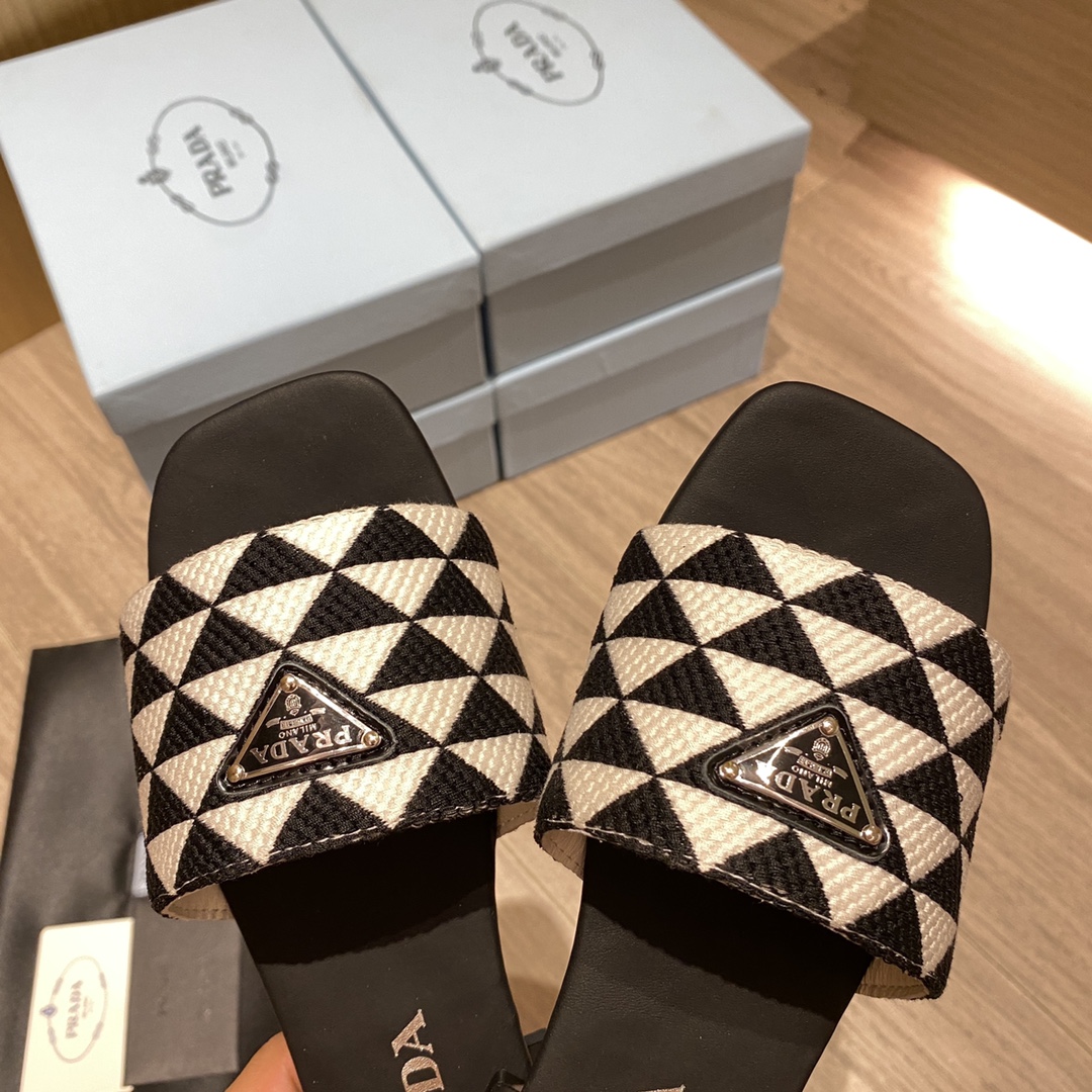 Pra*a Embroidered Fabric Slides Black/White For Women 0.4in/10mm PRD