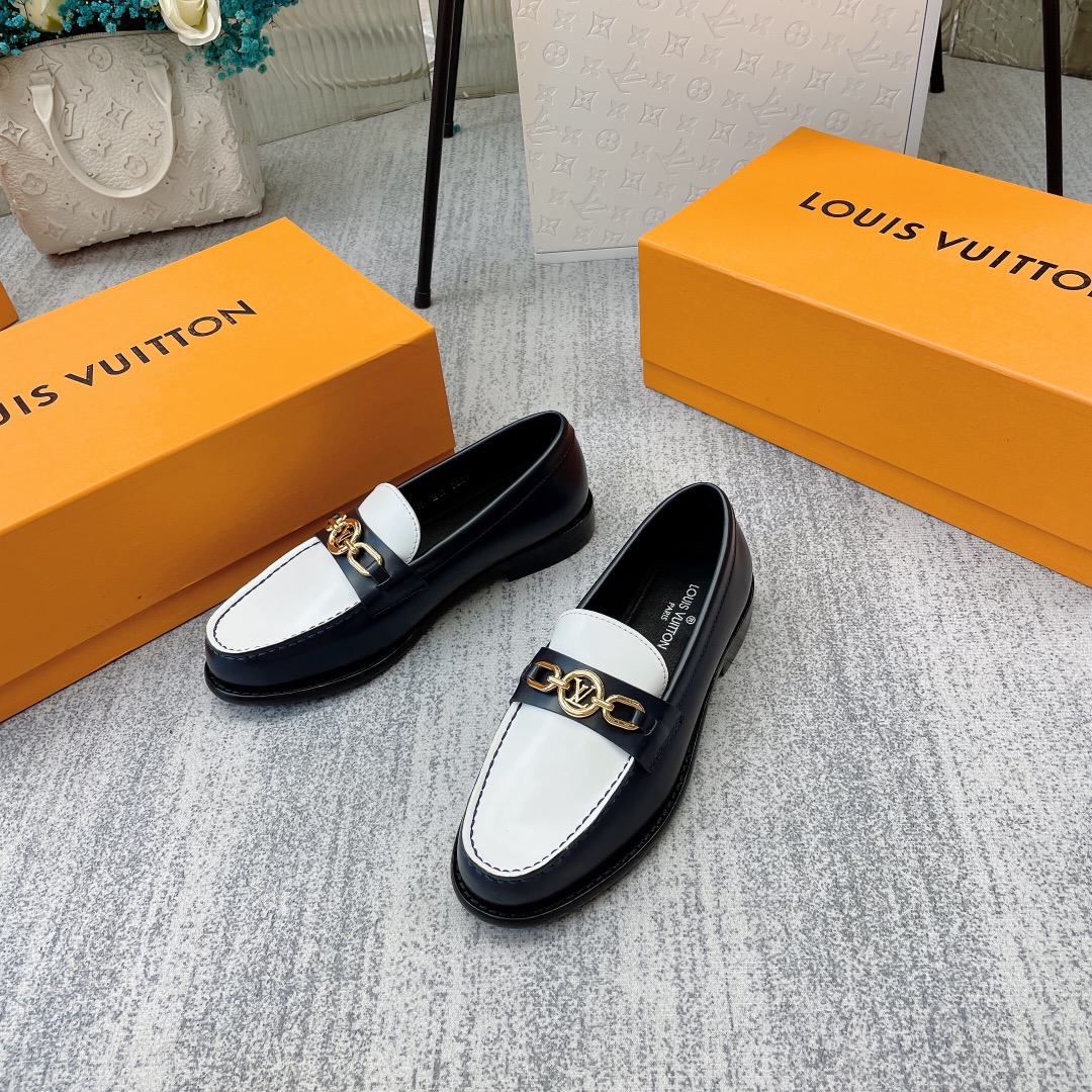 L0vis Vvtt0n Women’s Chess Flat Loafe Black And White For Women LV