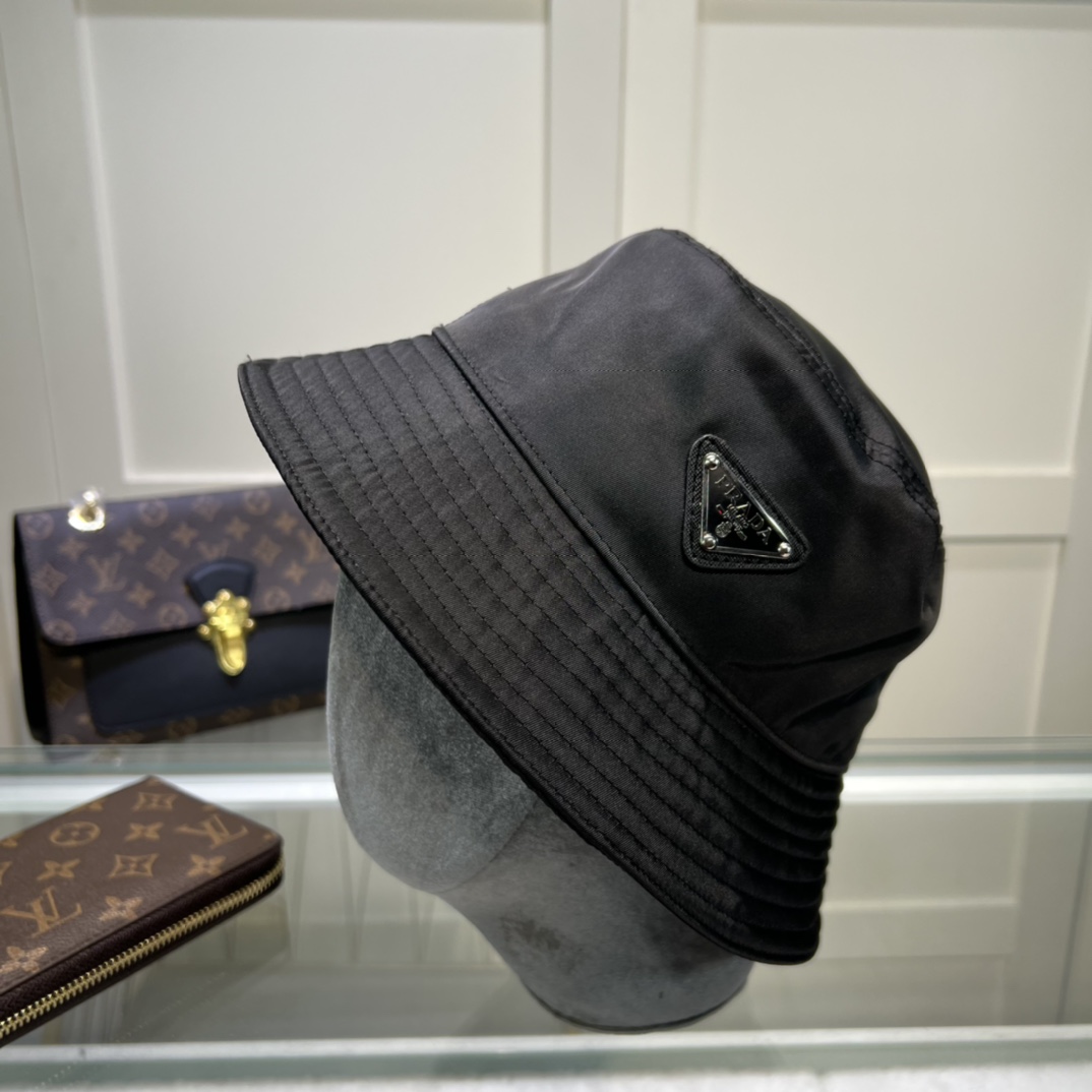 Pra*a Re-Nylon Bucket Hat Black Pra*a Hat 1HC137_2DMI_F0002