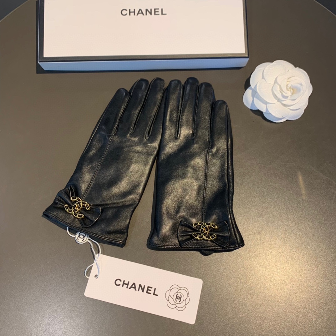 Ch**el Gloves In Black