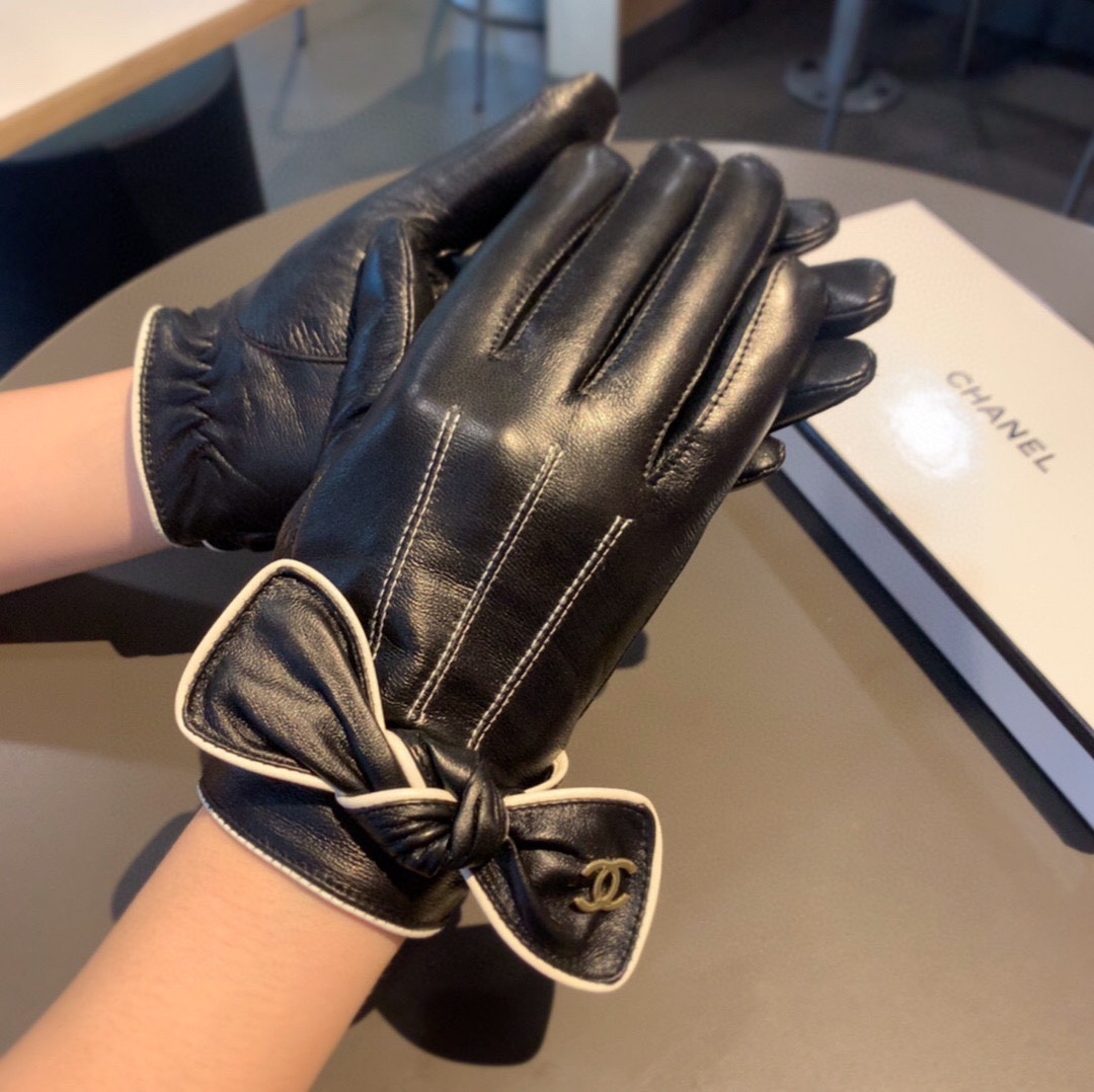 Ch**el Gloves In Black