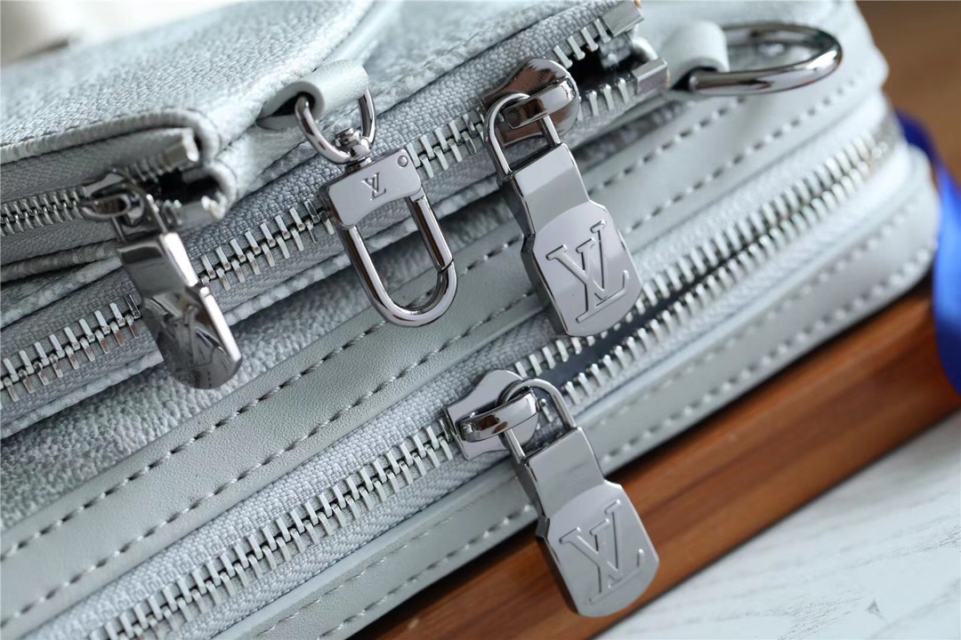 L0vis Vvtt0n Trio Messenger Damier Salt Gray For Men, Men’s Bags, Shoulder And Crossbody Bags 9.5in/25cm LV N50068