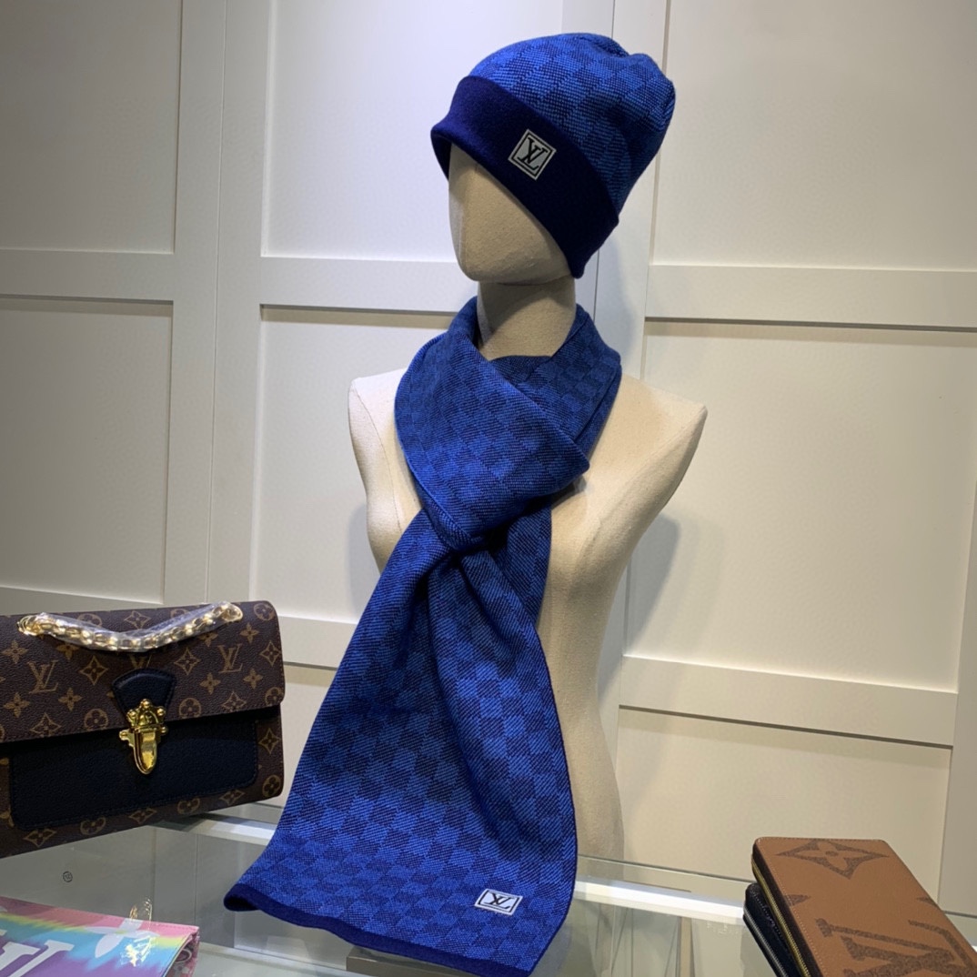 L0vis Vvtt0n Beanie & Scarf Set In Blue