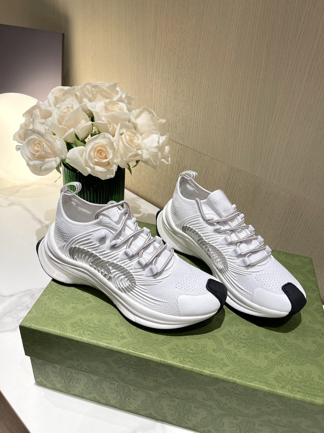 Gvc*1 Run Women’s Sneaker White For Women ‎‎‎680893 USM10 8475