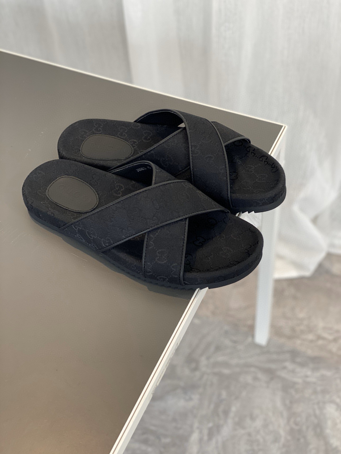 Gvc*1 Men’s GG Crisscross Slide Sandals Black For Men 429362