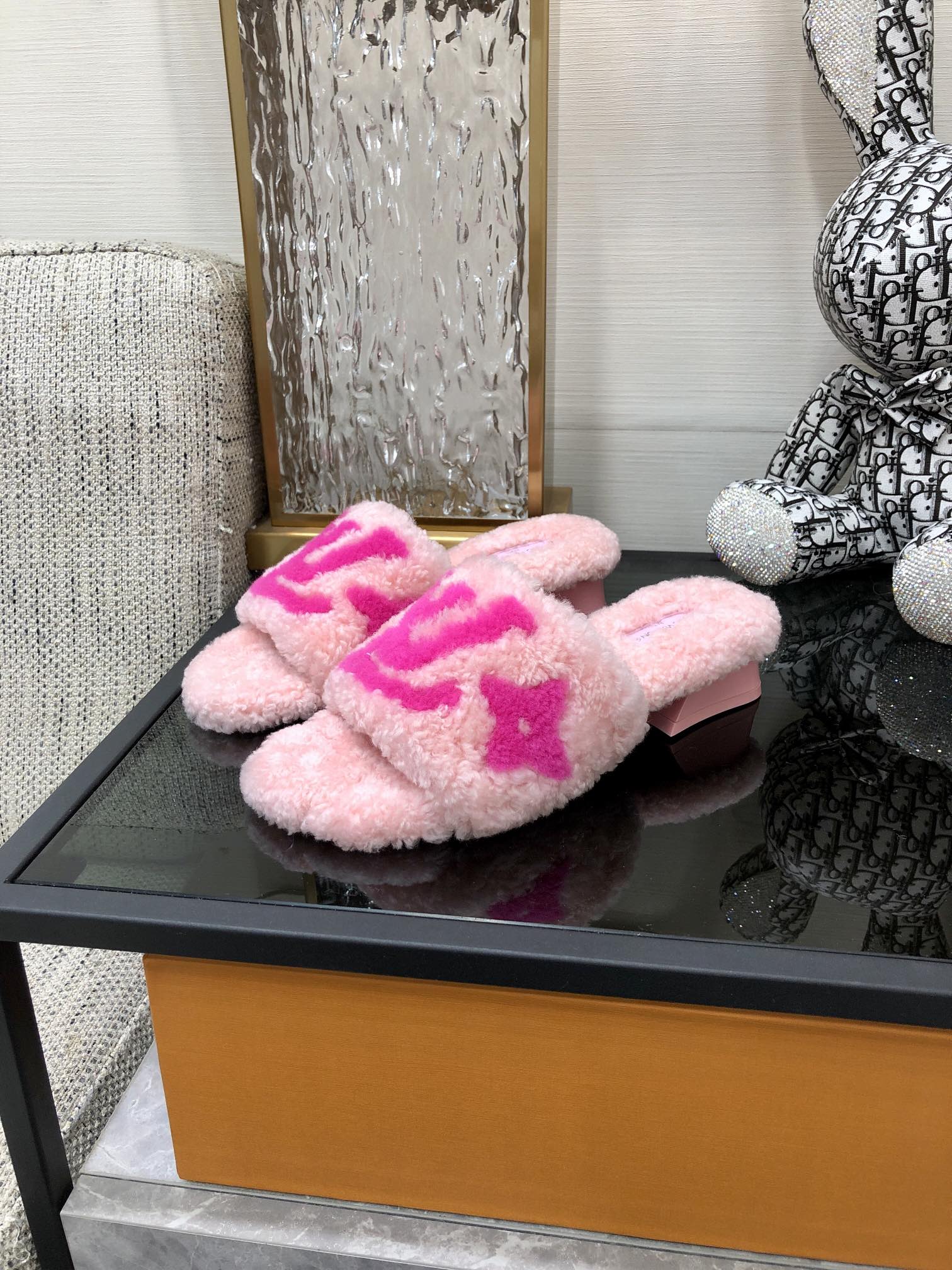 L0vis Vvtt0n Women’s Magnetic Mule Pink For Women LV