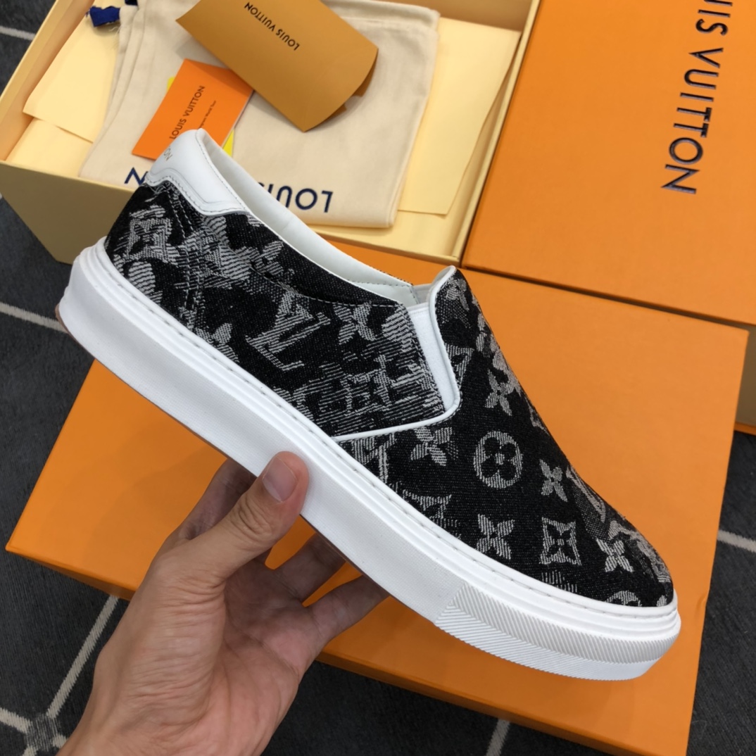 L0vis Vvtt0n LV Slip On Black For Men LV