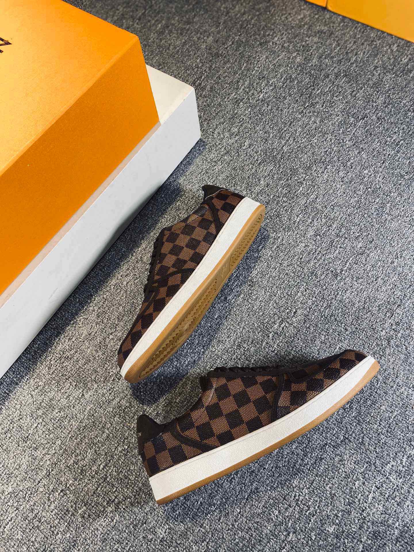 L0vis Vvtt0n Rivoli Sneaker Brown For Men LV