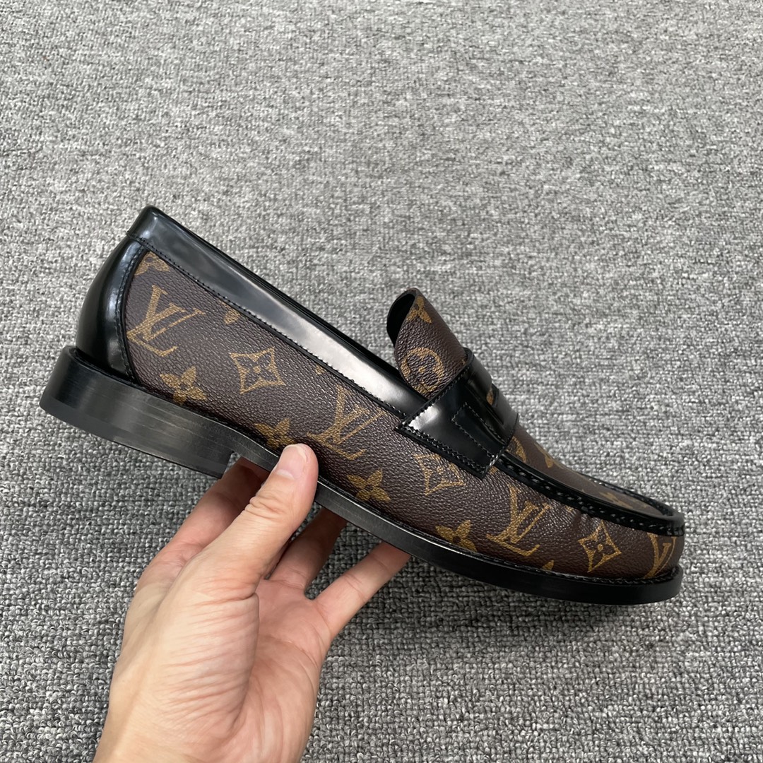 L0vis Vuittion LV Loafer Brown For Men LV 1A9093