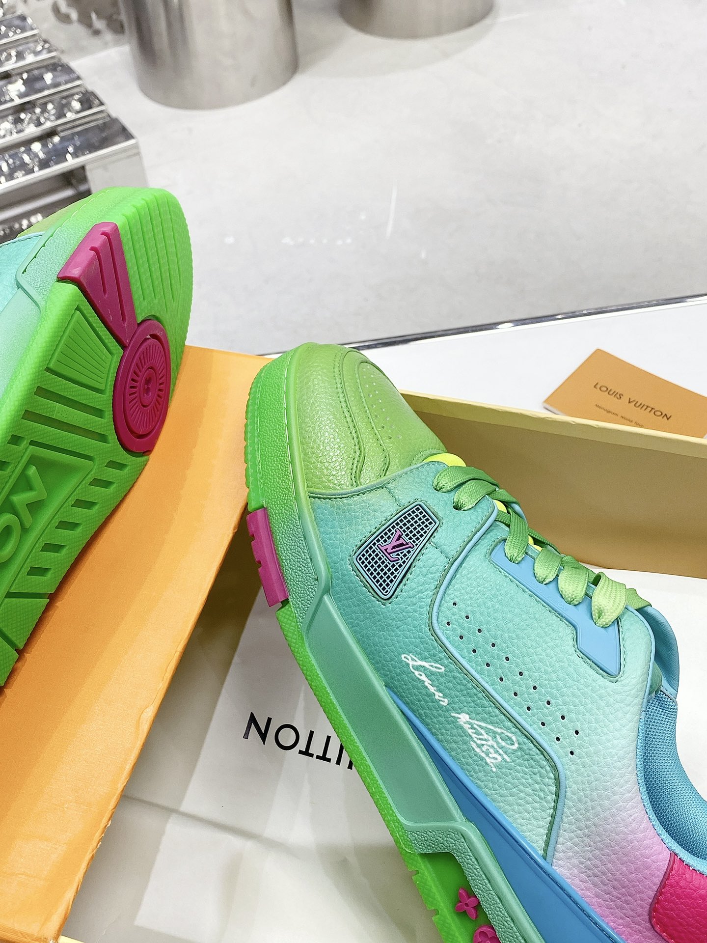 L0vis Vvtt0n Women’s LV Trainers Multicolor For Women LV