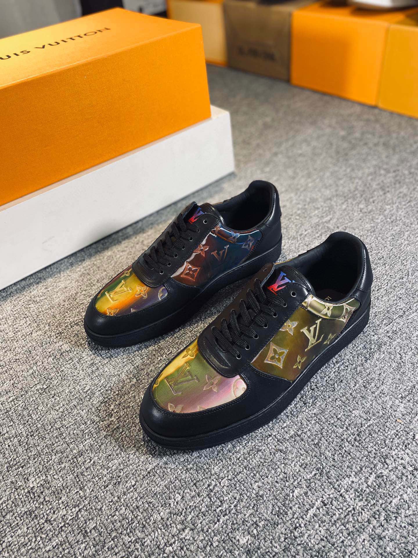 L0vis Vvtt0n Rivoli Sneaker Multicolor For Men LV