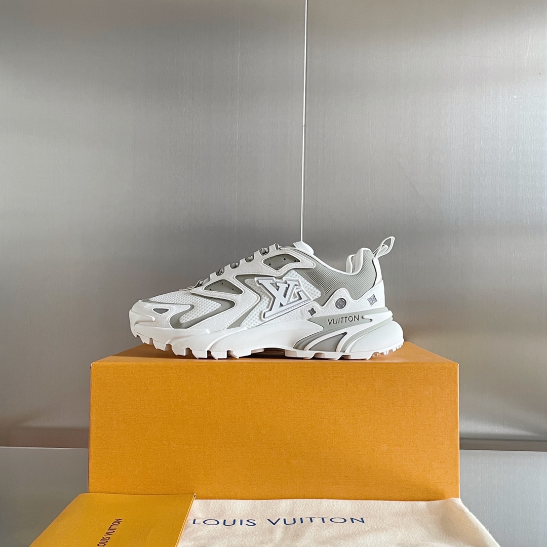 L0vis Vvtt0n Men’s LV Runner Tatic Sneaker White For Men LV 1A9TUZ